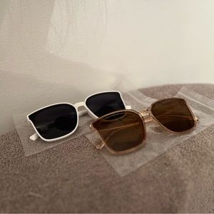 Bundle of 2 women’s sunglasses